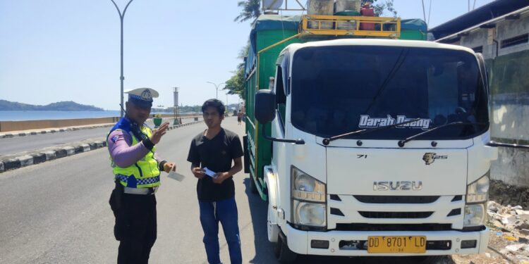 Utamakan Keselamatan, Satlantas Polres Parepare Imbau Sopir Hindari Muatan Berlebih
