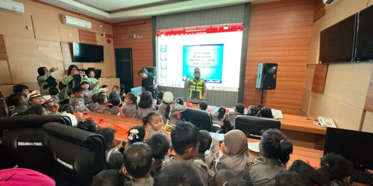 Polisi Sahabat Anak, Sat Lantas Polres Parepare Edukasi Murid TK Tanamkan Disiplin Sejak Dini