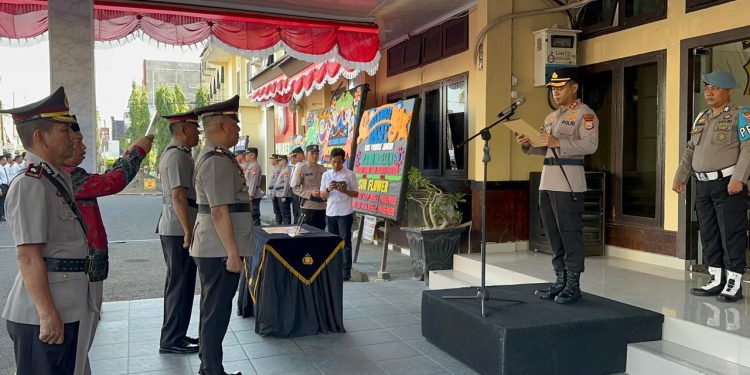 Kapolres Parepare Pimpin Upacara Serah Terima Jabatan, Kabag SDM dan Kasi Propam Polres Parepare