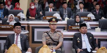 Kapolres Parepare bersama Wali Kota Pareparemenghadiri dan mendengarkan Pidato Kenegaraan Presiden