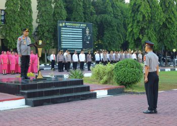 Kapolda Sulsel Pimpin Apel Pagi dan Laporan Kenaikan Pangkat Pengabdian Karo Log Polda Sulsel
