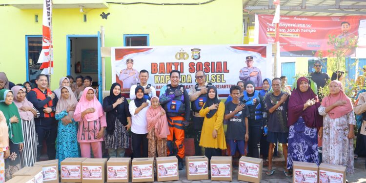 Peringati HUT ke-78 Polwan, Kapolda Sulsel Pimpin Bakti Sosial di Pulau Barrang Lompo