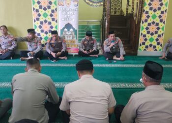 Rutin Tiap Kamis! Polres Parepare Gelar Binrohtal di Masjid Mujahid Baiturrahim, Suasana Khidmat