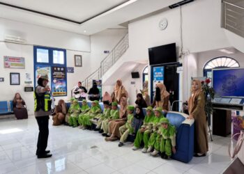 Polisi Sahabat Anak Parepare, Cara Polisi Kenalkan Keselamatan Lalu Lintas Sejak Dini