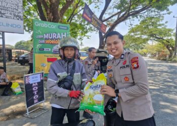 Dukung Program Pangan Murah, Biro SDM Polda Sulsel Jual 300 Karung Beras SPHP
