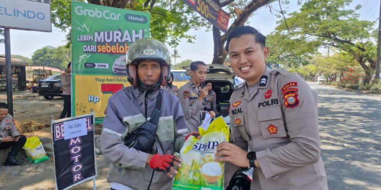 Dukung Program Pangan Murah, Biro SDM Polda Sulsel Jual 300 Karung Beras SPHP