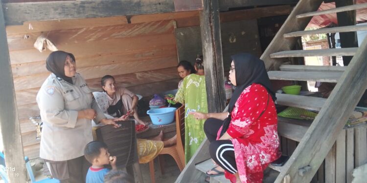 Jaga Hajatan Tetap Aman, Bhabinkamtibmas Bukit Indah Sampaikan Pesan Kamtibmas