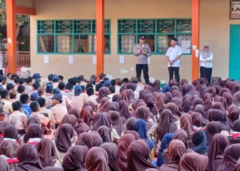 Cegah Anak Terjerumus Narkoba, Satbinmas Polres Parepare Edukasi Siswa SMPN 10