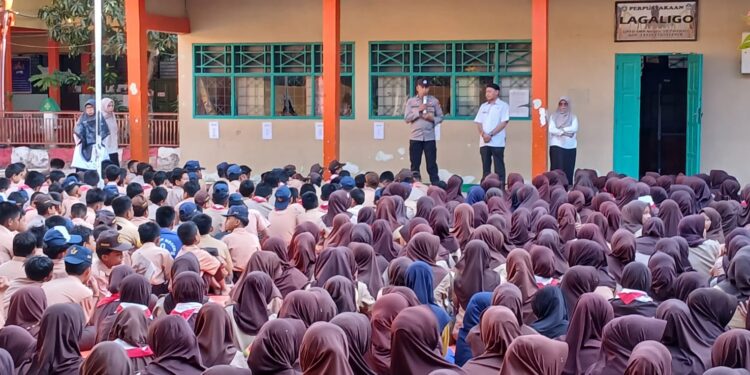 Cegah Anak Terjerumus Narkoba, Satbinmas Polres Parepare Edukasi Siswa SMPN 10