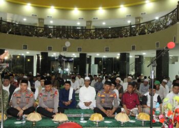 Waka Polres Parepare Hadiri Peringatan Maulid Nabi di Masjid Terapung B.J. Habibie