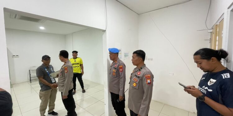 Si Propam Polres Parepare Lakukan Pendampingan Pengecekan Kesiapan Stadion B.J. Habibie Jelang Laga PSM vs Arema