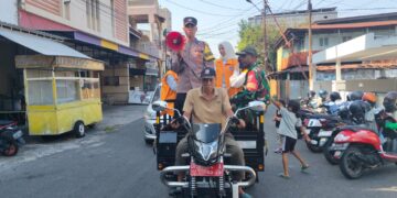 Aipda Abbas Gandeng Mahasiswa Keliling Kampung, Cara Unik Polisi Dekati Warga Parepare