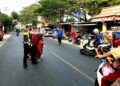 Bukan Sekadar Mengatur Kendaraan, Polisi di Parepare Bantu Jaga Keselamatan Pelajar