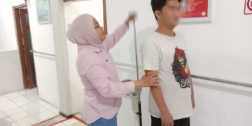 Si Dokkes Polres Parepare Rutin Periksa Kesehatan Tahanan Baru Sebelum Masuk Sel