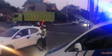 Satlantas Polres Parepare Bertindak, Truk Mogok Ganggu Lalu Lintas di Ujung Bulu