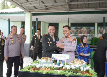 Bikin Haru! Kapolres Parepare Beri Kejutan Spesial di HUT TNI ke-81