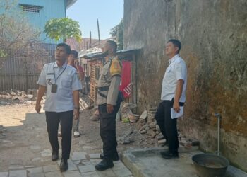 Polsek Soreang Wujudkan Semangat “Polisi Bersama Masyarakat” Lewat Pendataan Bedah Rumah Parepare