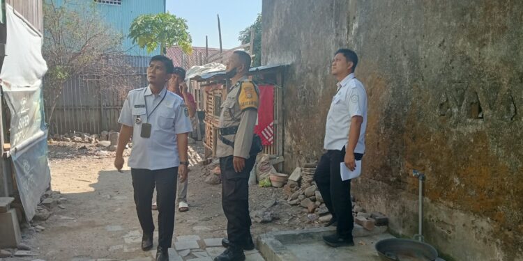 Polsek Soreang Wujudkan Semangat “Polisi Bersama Masyarakat” Lewat Pendataan Bedah Rumah Parepare